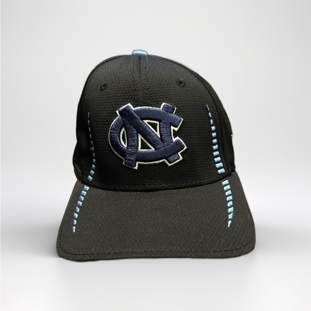 Men’s NC Tarheels Blue & White Hat - L/XL